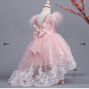 Itty bitty toes (Allie Gown)